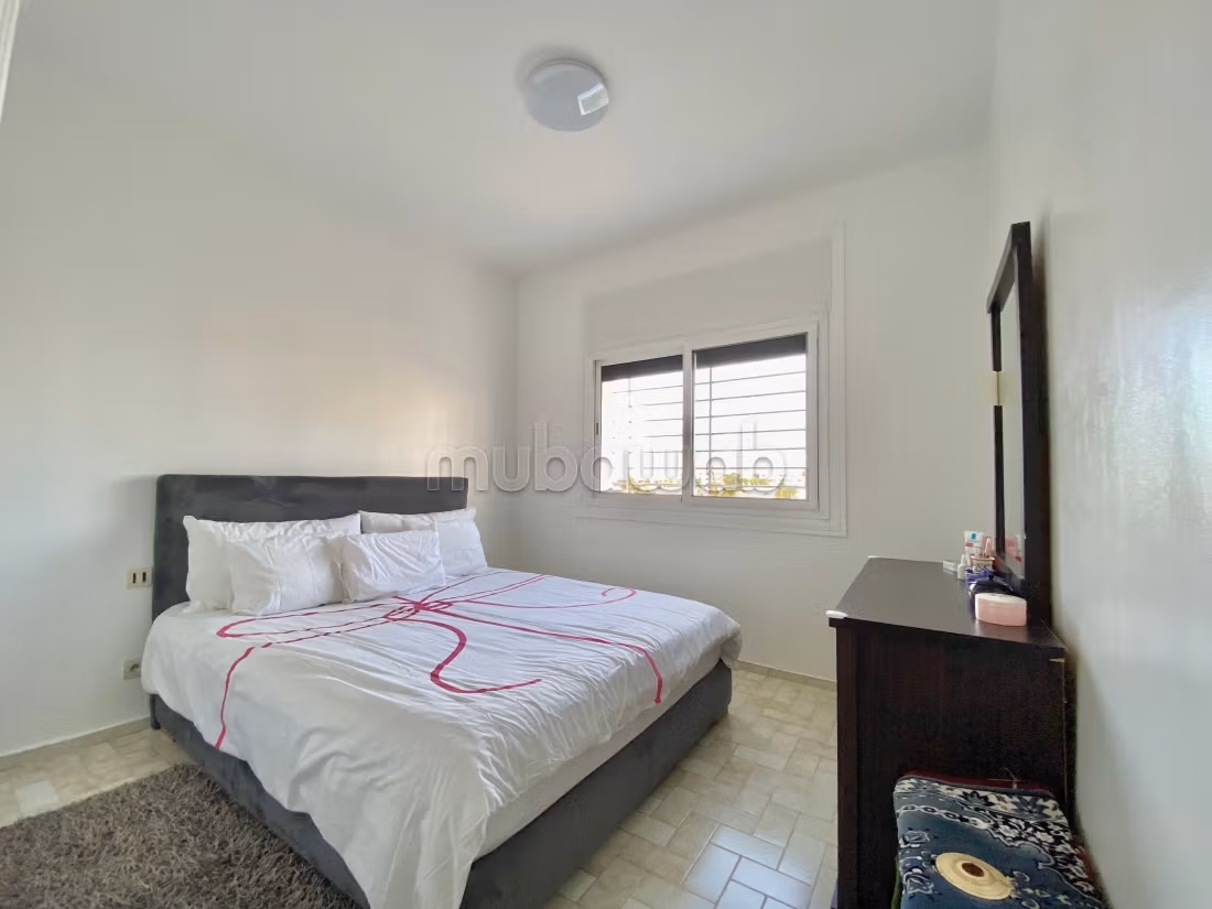 Bel appartement à vendre à hay riad. Surface de 155 m². Grande terrasse