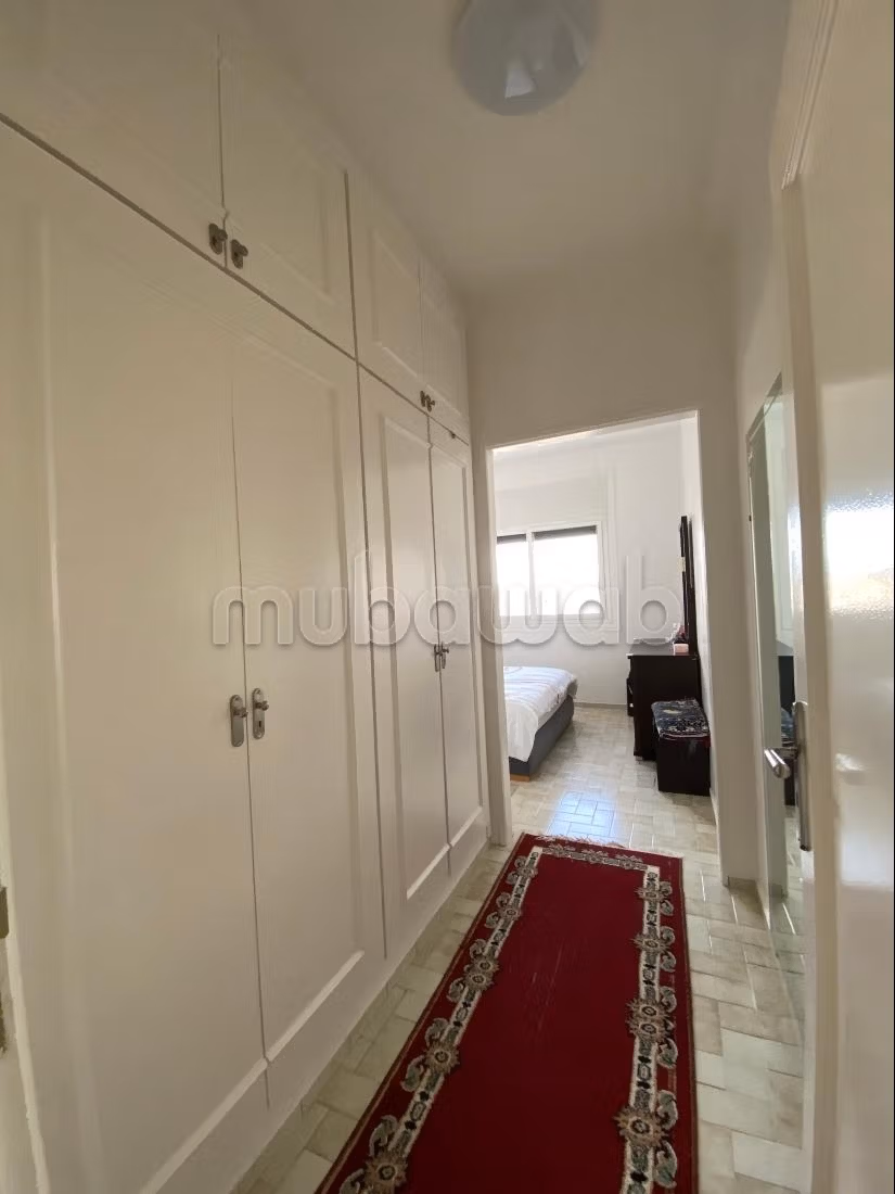 Bel appartement à vendre à hay riad. Surface de 155 m². Grande terrasse