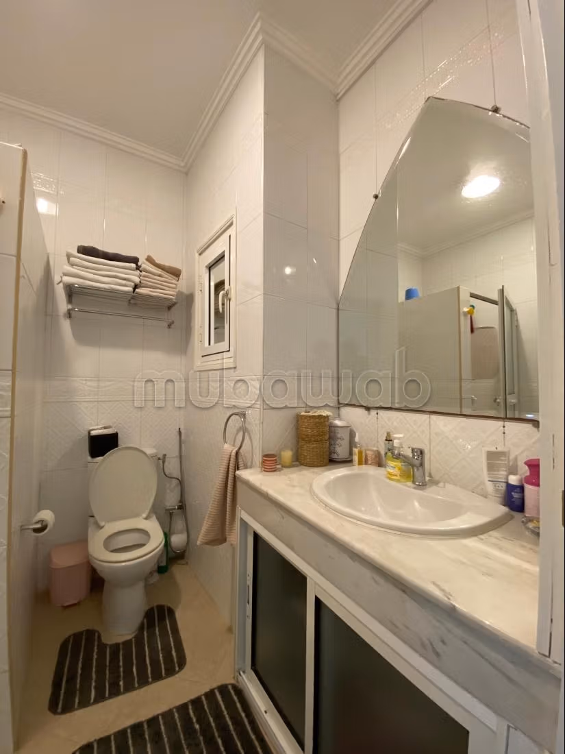 Bel appartement à vendre à hay riad. Surface de 155 m². Grande terrasse