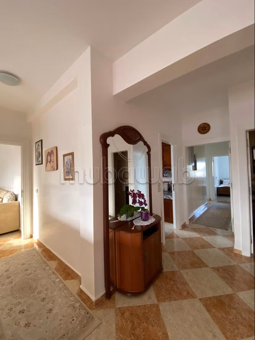 Bel appartement à vendre à hay riad. Surface de 155 m². Grande terrasse