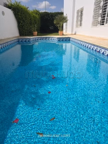 Meravigliosa villa in affitto a La Marsa. 4 belle camere da letto. Doppi vetri e riscaldamento