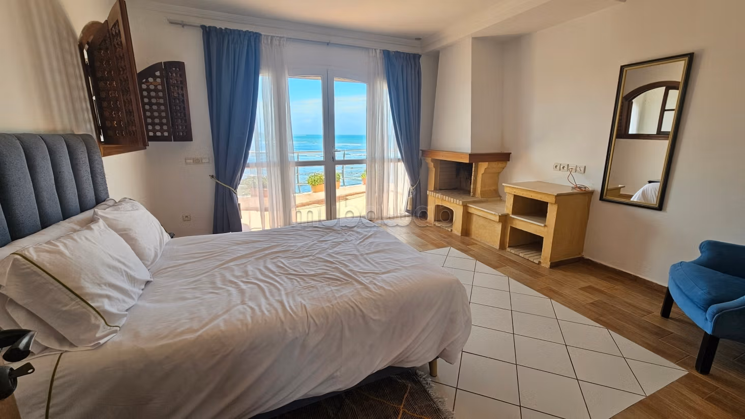 Superbe villa meublée avec piscine en front de mer