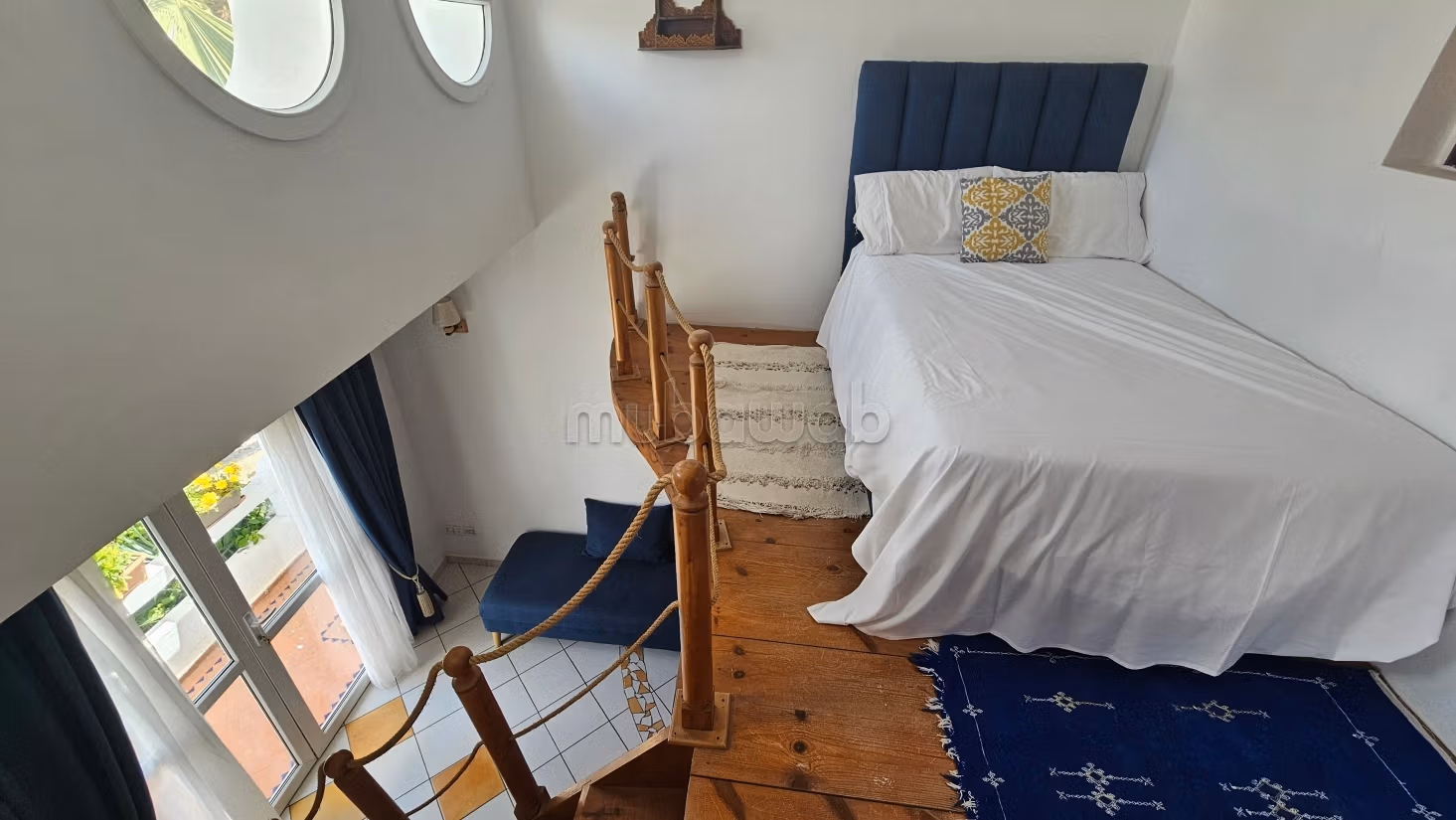 Superbe villa meublée avec piscine en front de mer