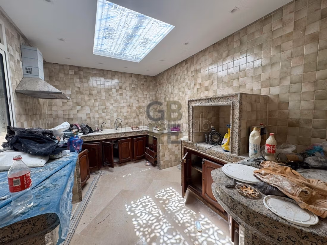 Una villa reformada en un barrio muy tranquilo cerca del centro de Hay Riad