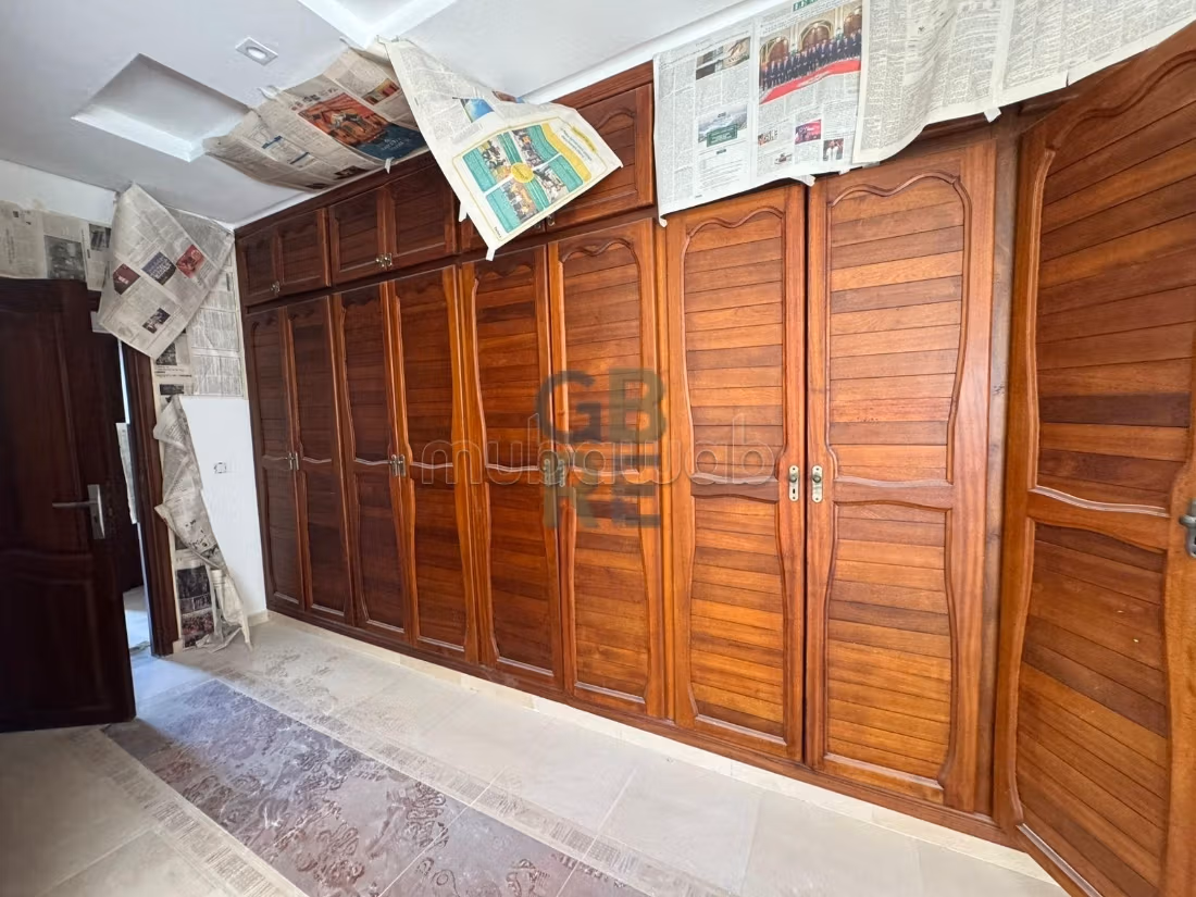Una villa reformada en un barrio muy tranquilo cerca del centro de Hay Riad