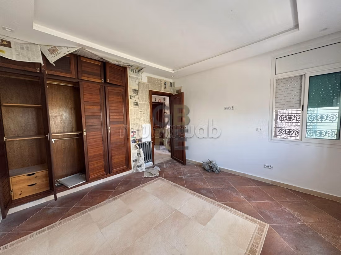 Una villa reformada en un barrio muy tranquilo cerca del centro de Hay Riad