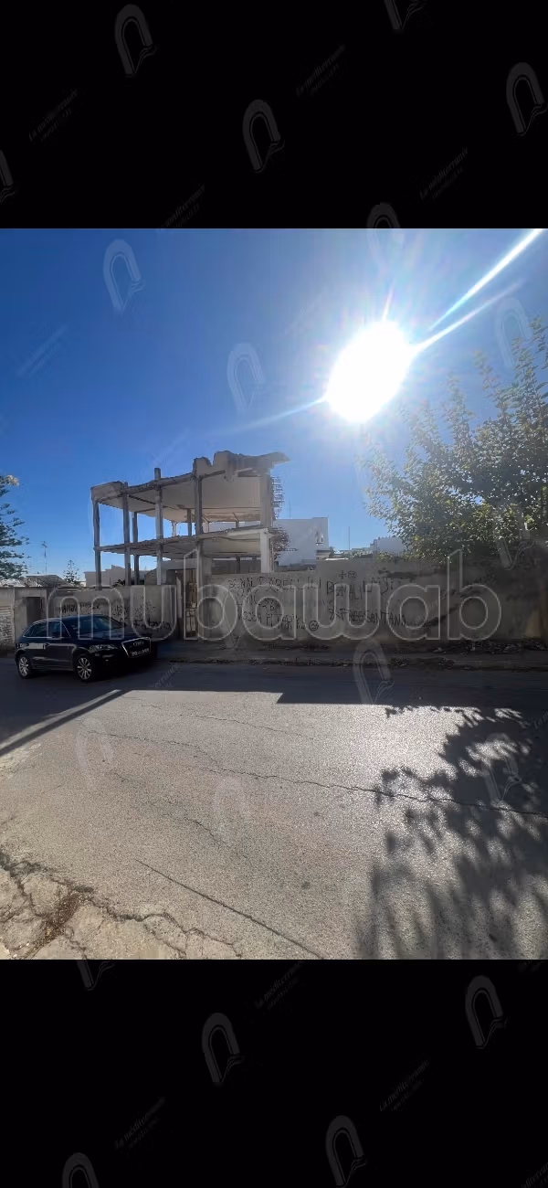 A vendre villa inachevée a menzah 9