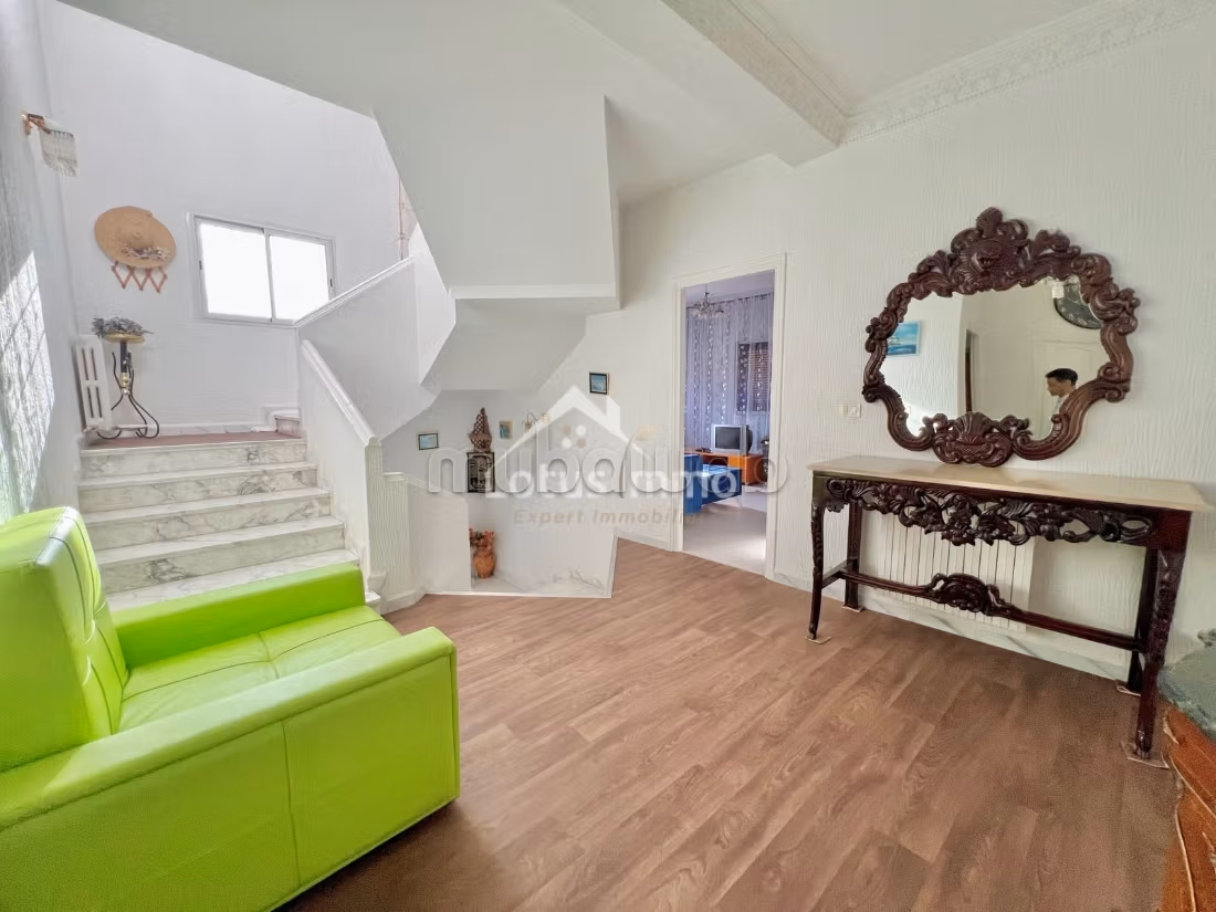 A Vendre Villa à Ennasr 1