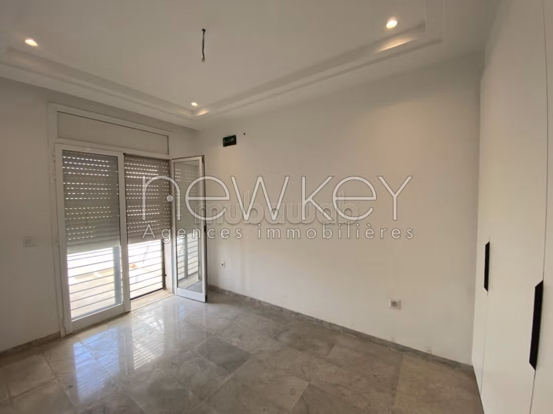 Villa S5 con Giardino da Affittare a Ain Zaghouan Sud