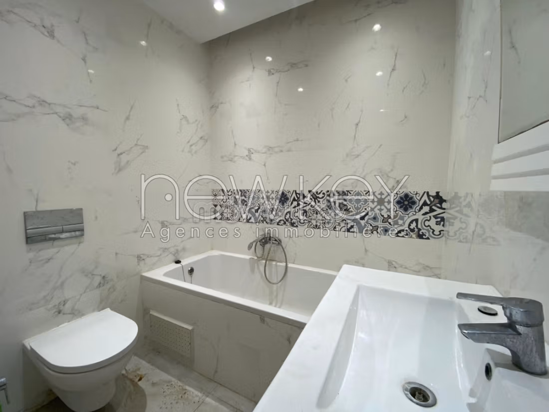 Villa S5 con Giardino da Affittare a Ain Zaghouan Sud