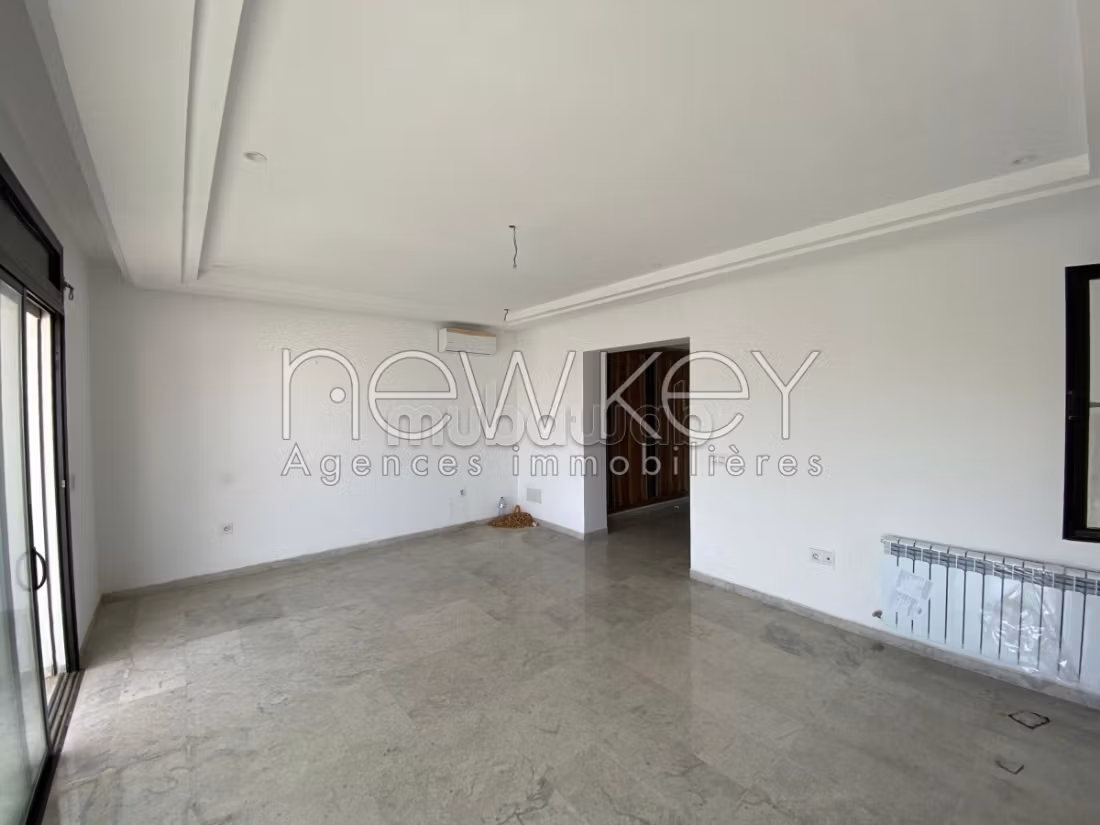 Villa S5 con Giardino da Affittare a Ain Zaghouan Sud