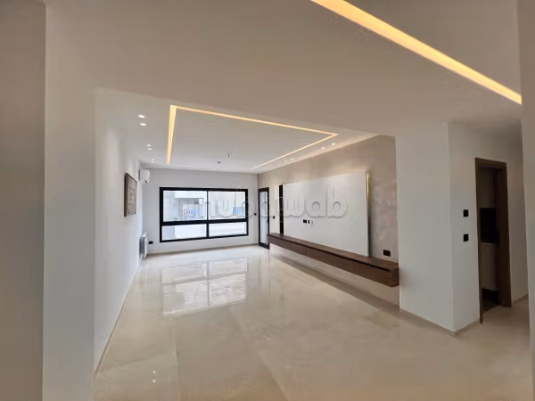 A vendre APPARTEMENT S4 neuf à El Ghazela