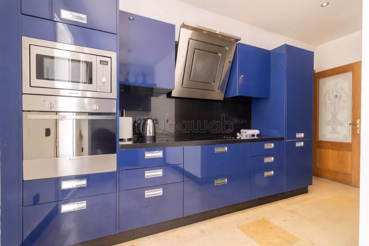 Appartement de vacances à louer à Racine. Surface de 90 m². Fenêtres avec double vitrage et porte blindée