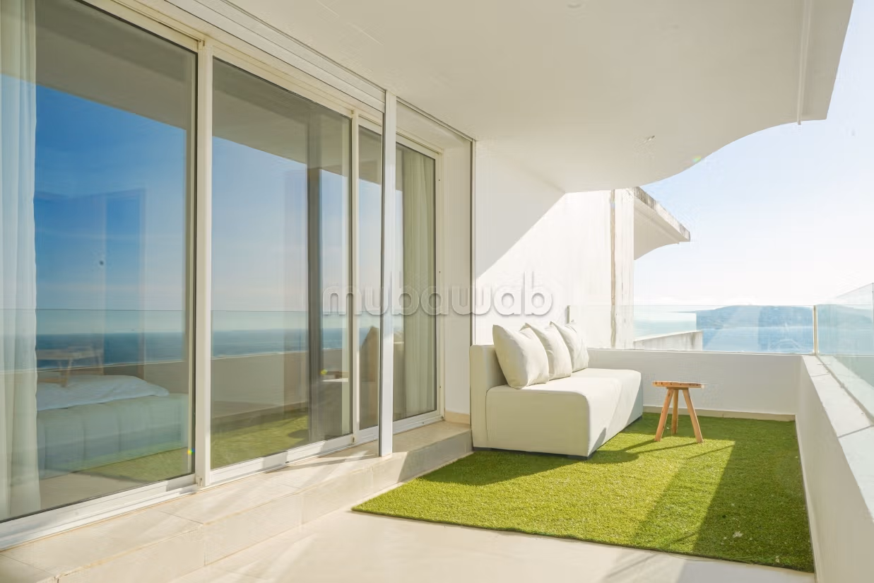 Location d'un appartement à Malabata. 3 belles chambres. Vue sur mer et porte blindée