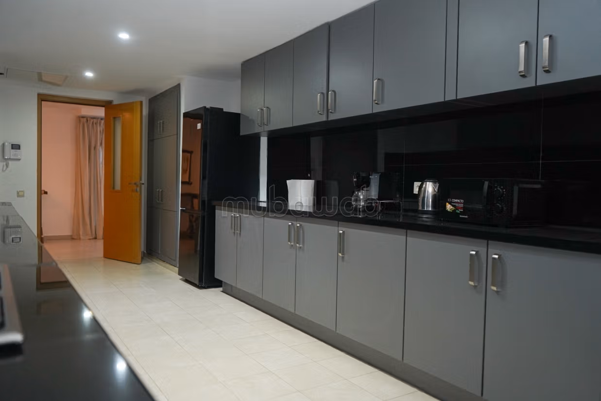 Location d'un appartement à Malabata. 3 belles chambres. Vue sur mer et porte blindée