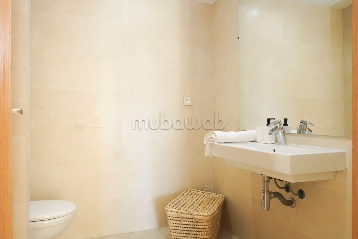 Location d'un appartement à Malabata. 3 belles chambres. Vue sur mer et porte blindée