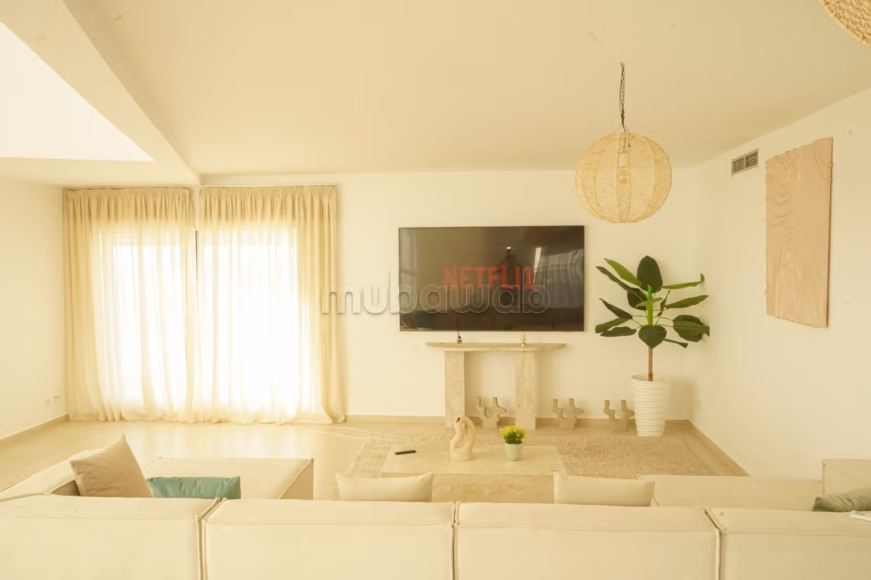 Location d'un appartement à Malabata. 3 belles chambres. Vue sur mer et porte blindée