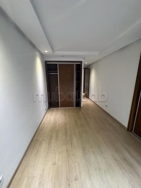Très bel appartement en location à Gauthier. 1 chambre. Fenêtres double vitrage et chauffage central