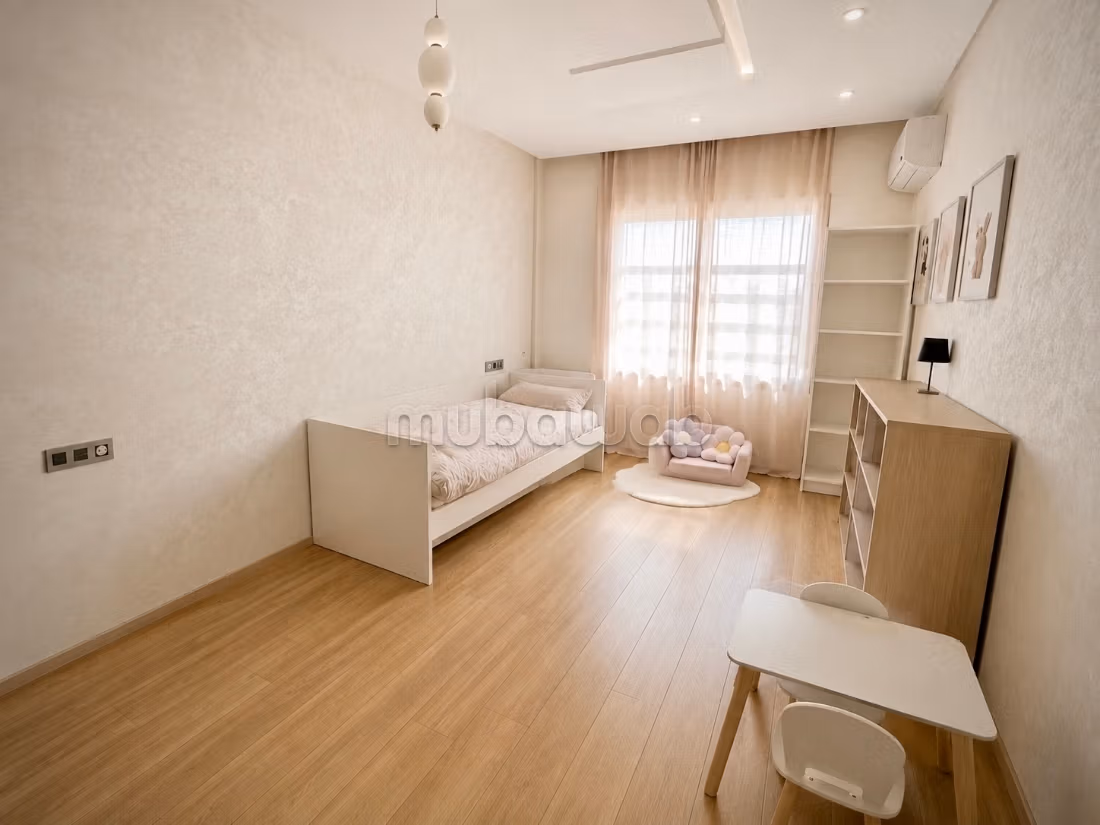 Bel appartement quartier des hôpitaux — 6