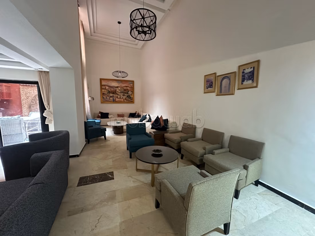 Appartement en location à Guéliz. Surface totale 220 m². Meublé — 4