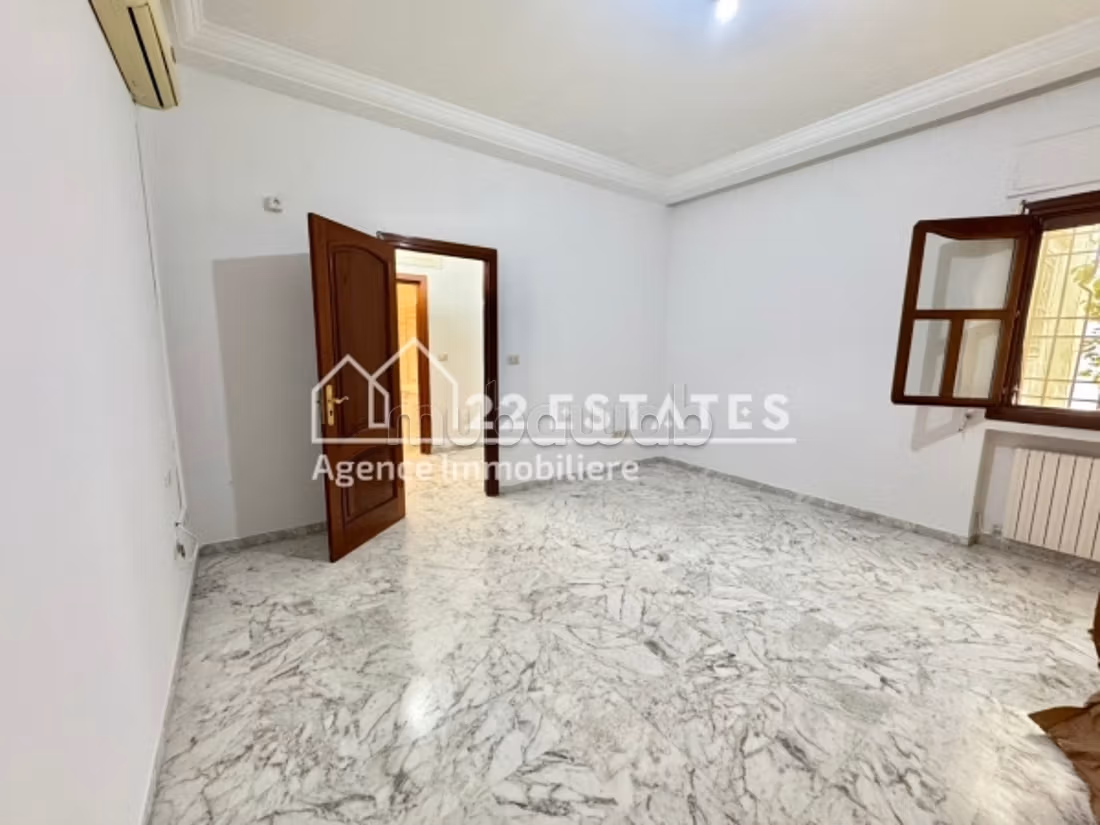 Villa S4 plain pied avec jardin à la Marsa
