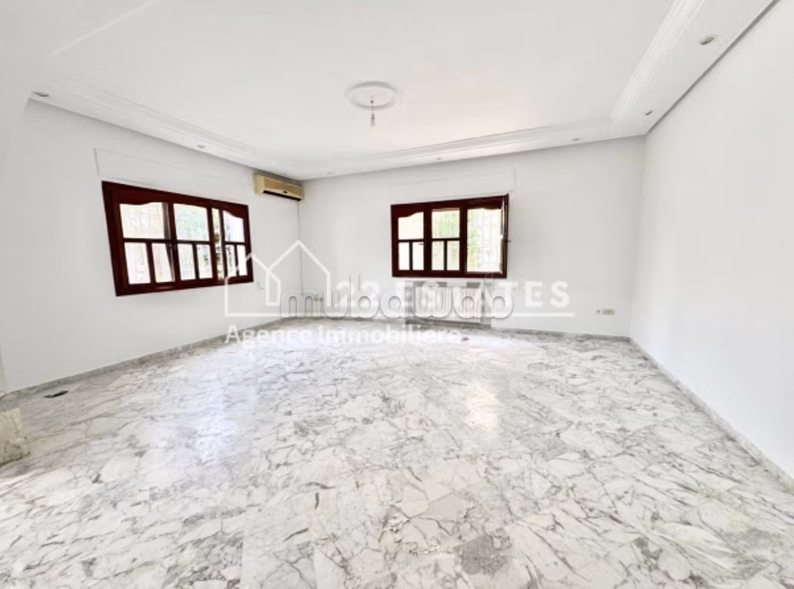 Villa S4 plain pied avec jardin à la Marsa