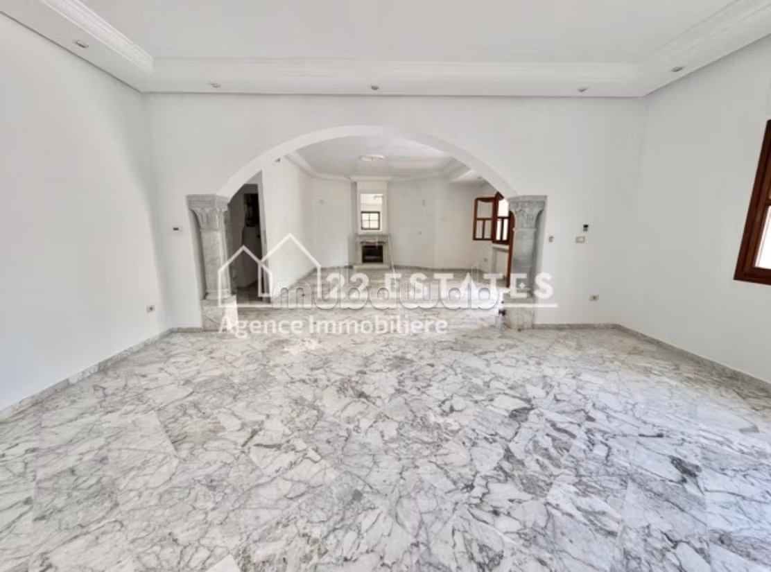 Villa S4 plain pied avec jardin à la Marsa