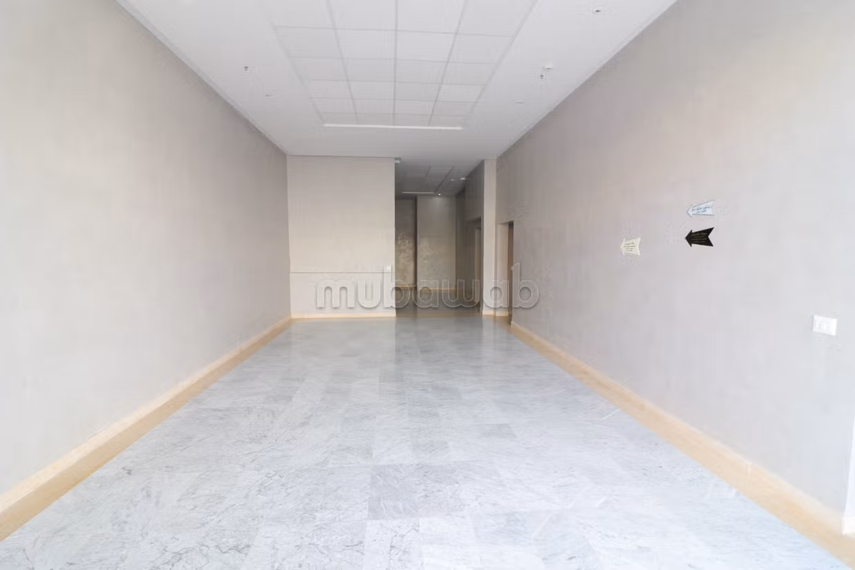 Vend bureaux à Sfax Ville. Surface de 30 m²