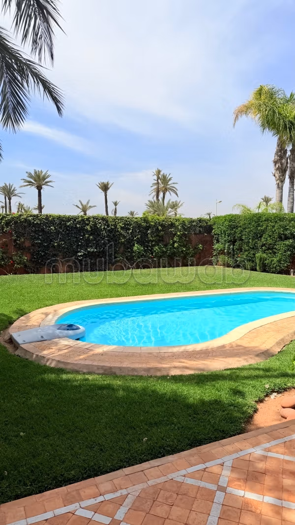 Bel appartement en location à Route Casablanca. 
4 pièces