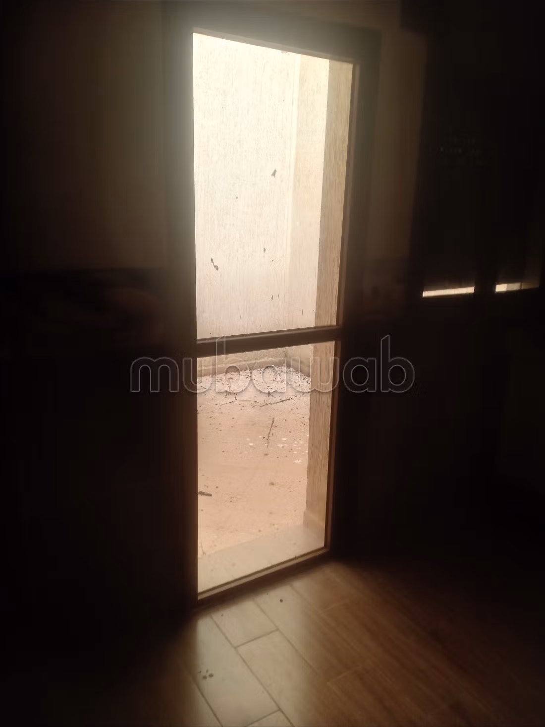 منزيل للبيع في مدينة وادلاو 
عنوان شوابل قريب من بحر بعيد بي 180 متر
