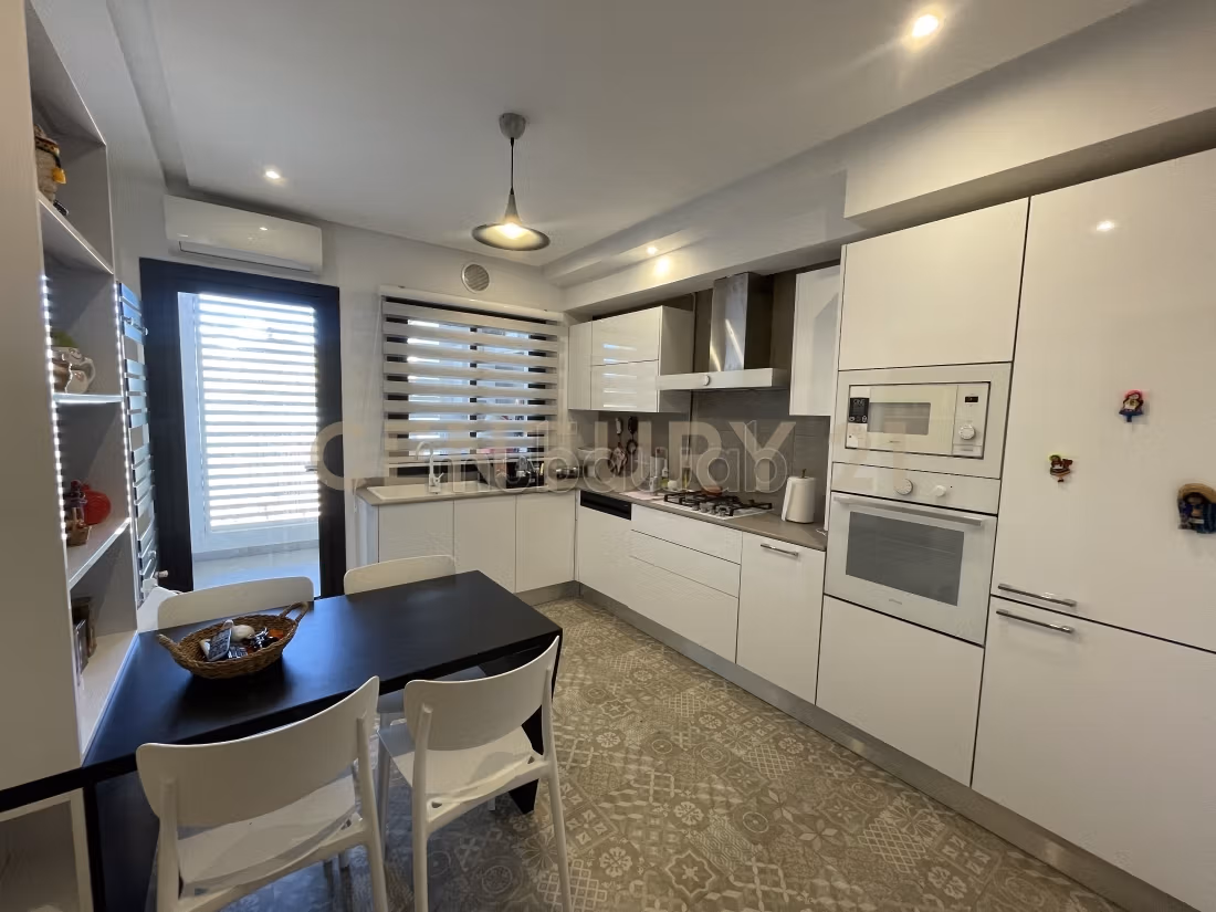A vendre un appartement s2 à ennasr 2
