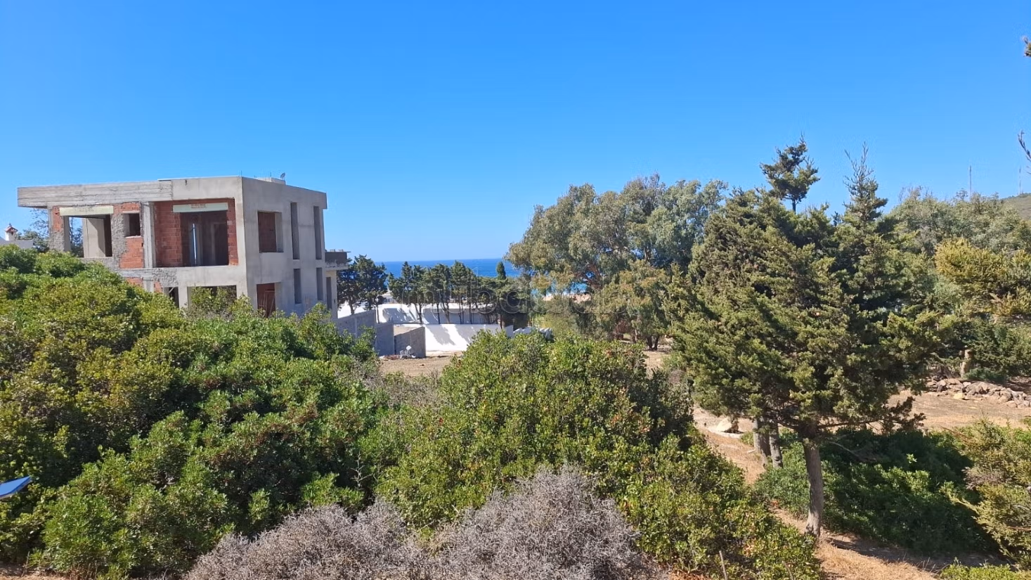Villa plot with sea view