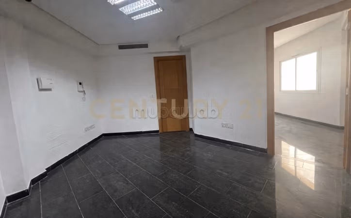 A vendre un bureau h2 aux berges du lac 2