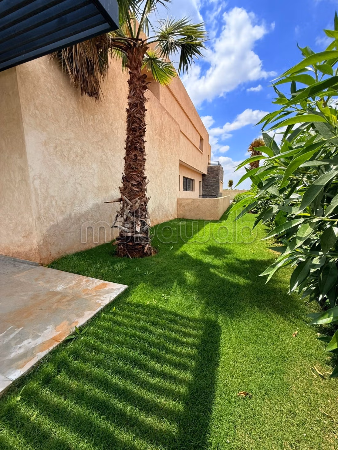 High standing villa for long-term rental