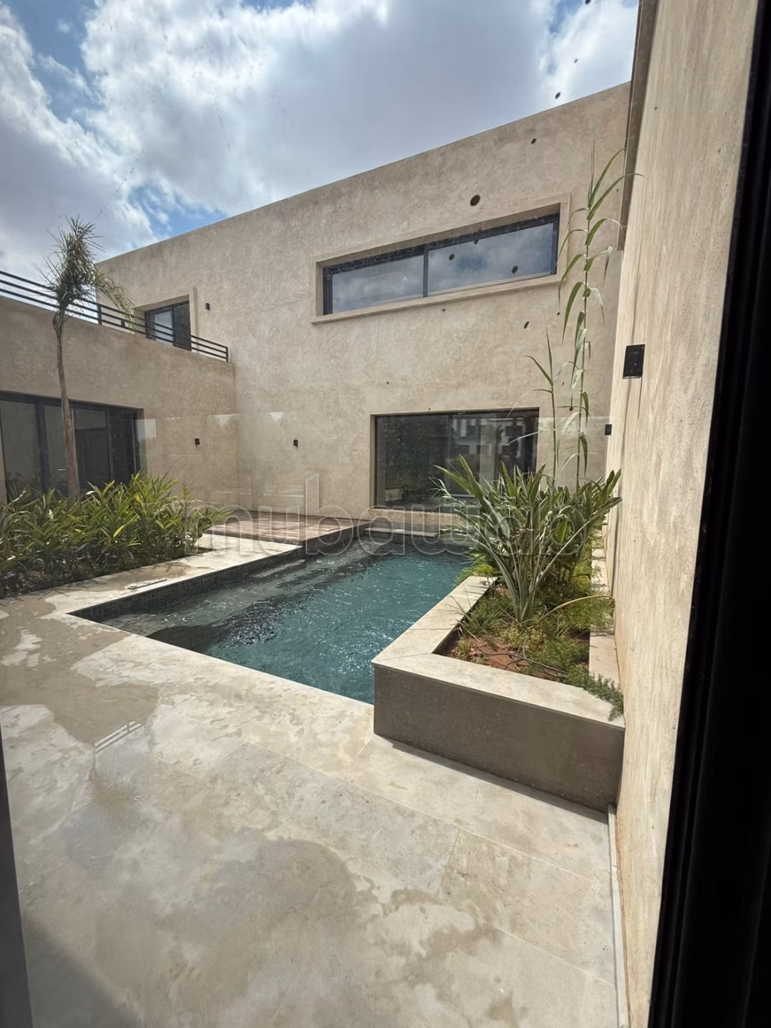 High standing villa for long-term rental