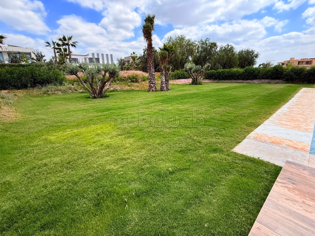 High standing villa for long-term rental