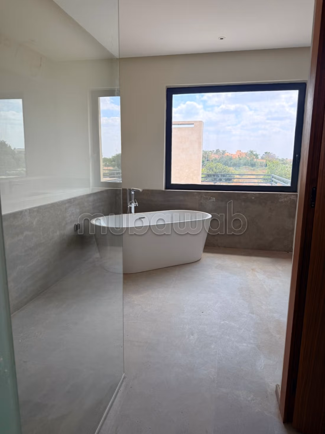High standing villa for long-term rental