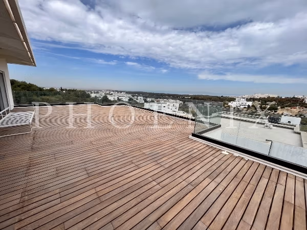 Penthouse S3 avec terrasse vue sur mer à Gammarth
