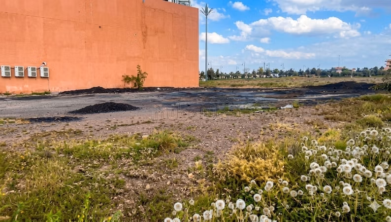 Terrain à la vente à Boulevard Med 6