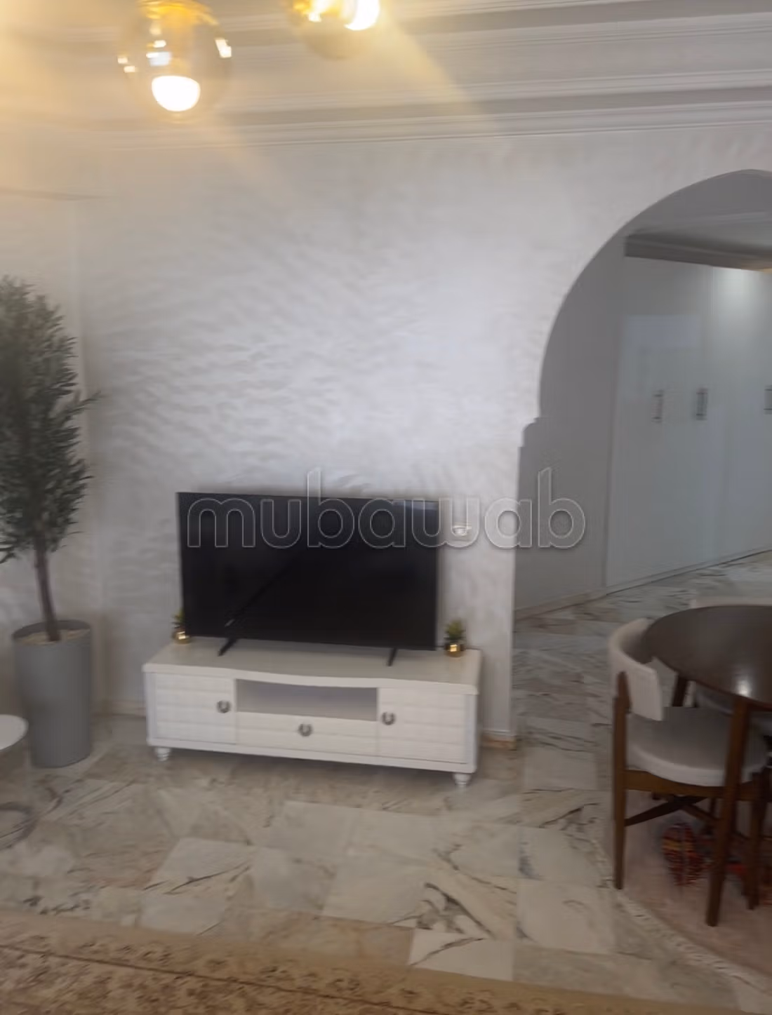 Très bel appartement 2 ch en location longue durée, uniquement pas de sous Location âpres ancien hôpital militaire, 2 chambres. Bien meublé — 4