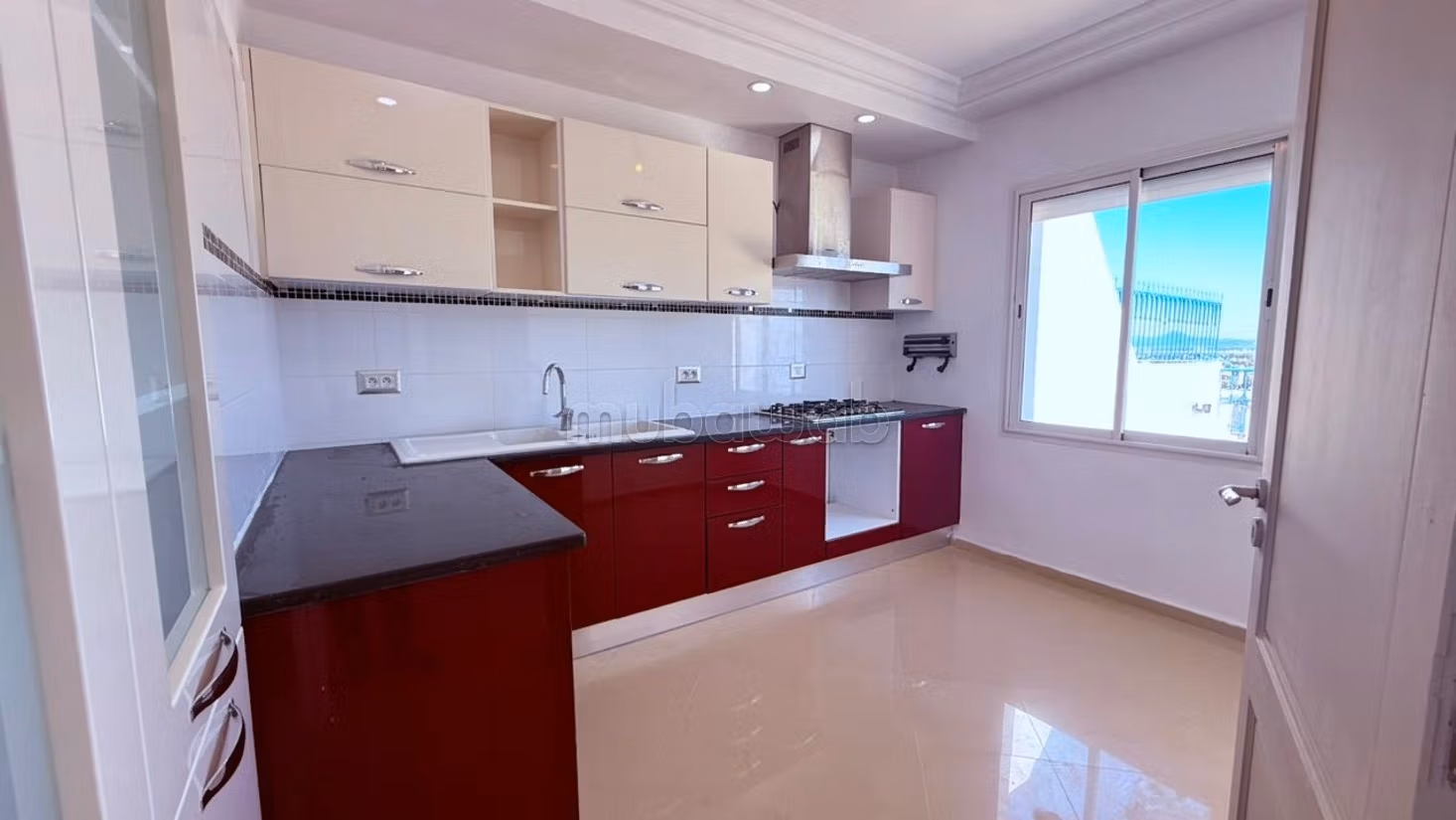 Étage de villa s3 de 110m2 et 60m2 Terrasse à menzah 9