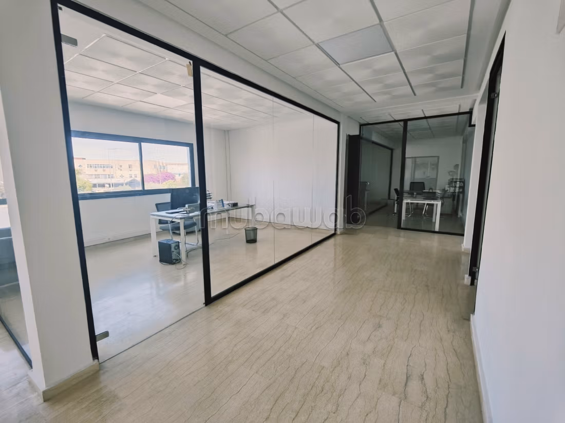 Usine en vente à Aïn Sebaâ. Surface de 1400 m²