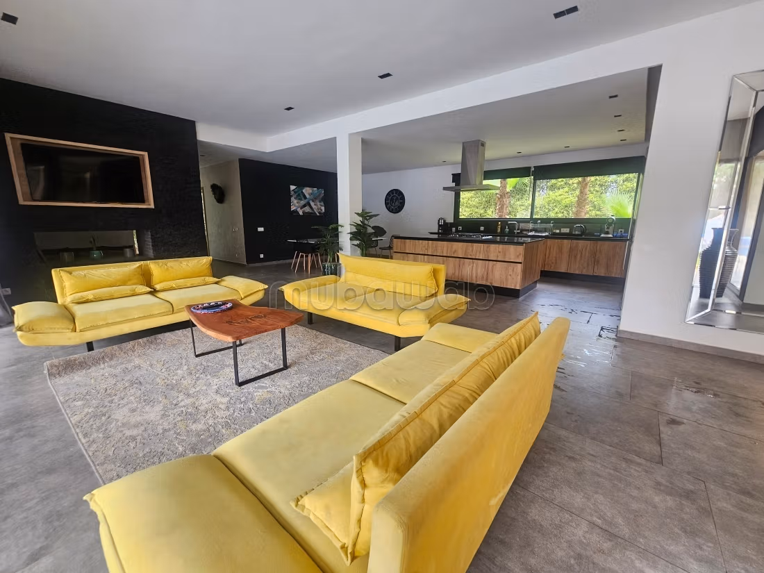 Magnifique villa à vendre à Route de l'Ourika. 4 chambres. Meublé