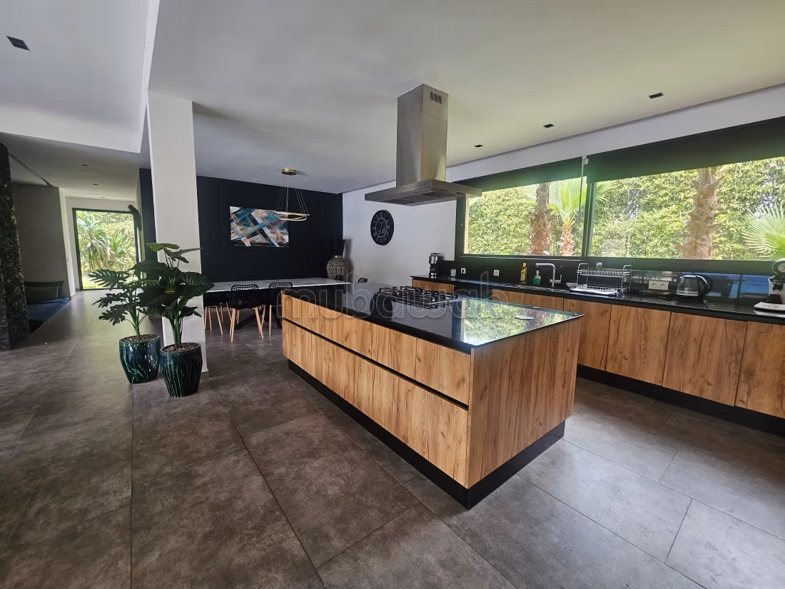 Magnifique villa à vendre à Route de l'Ourika. 4 chambres. Meublé