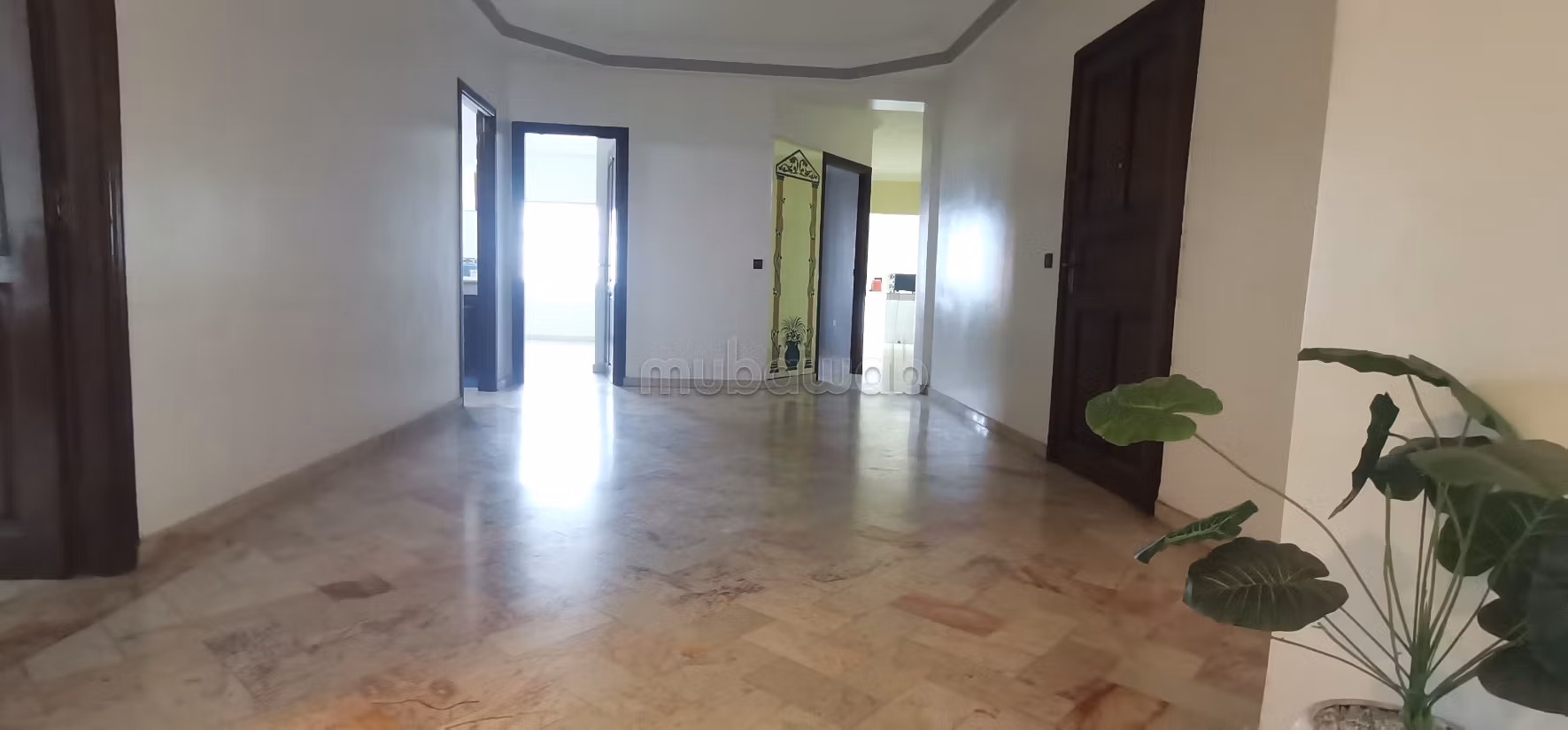 Appartement étage élevé avec balcon ensoleillé vue dégagée au Palmier