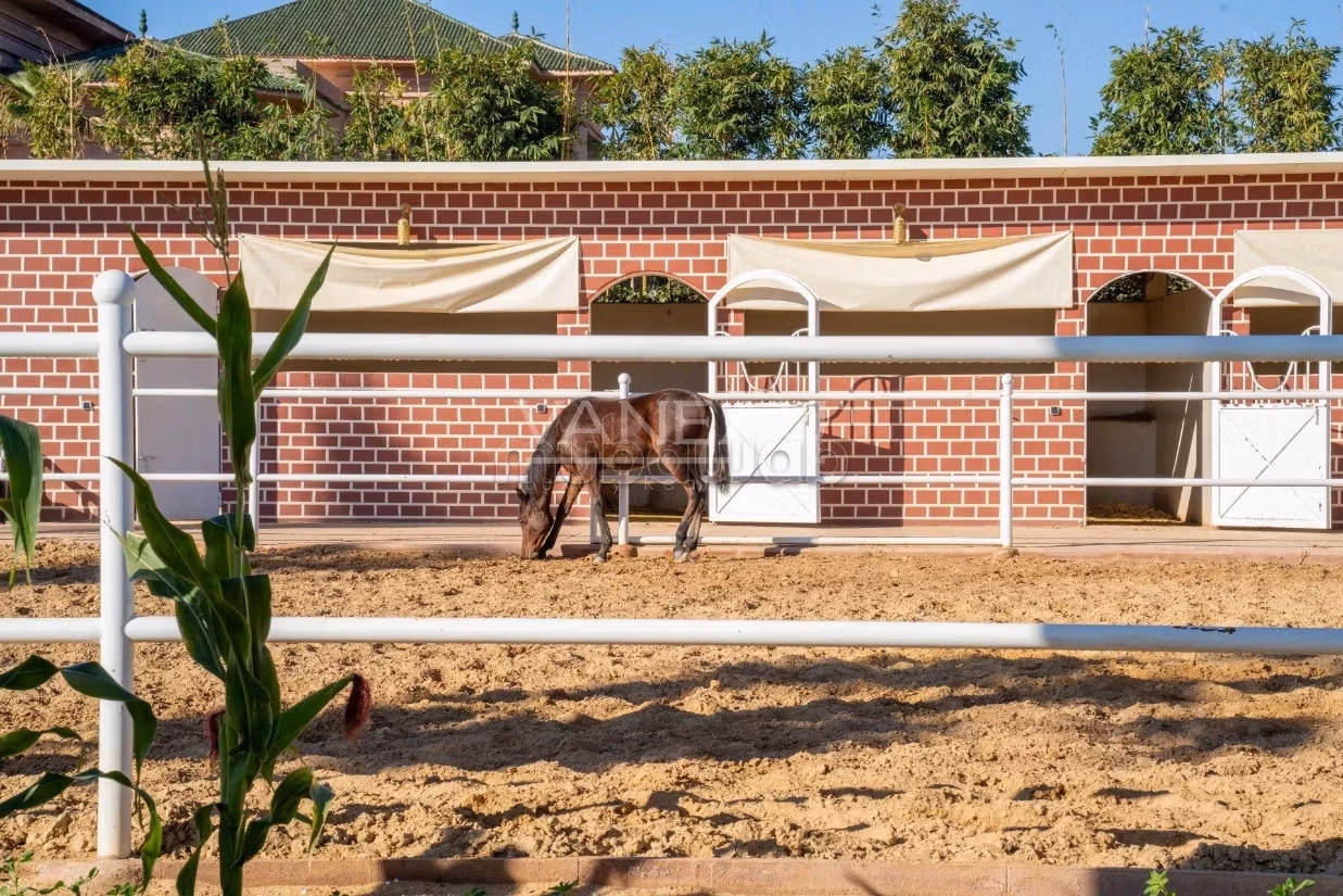 Maison de Maitre A proximité des 3 golfs
