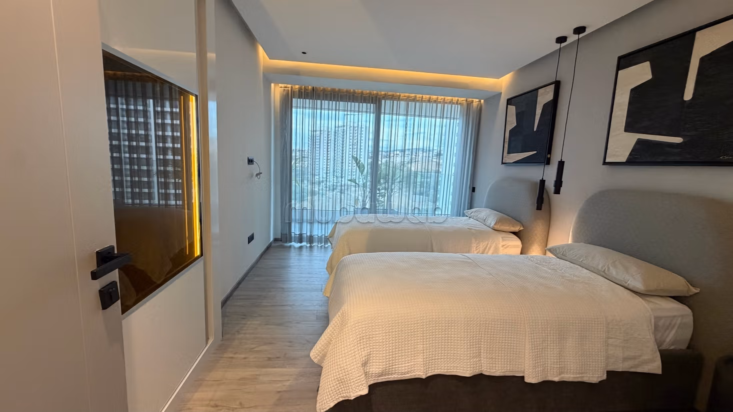 Luxurious High-End Apartment Never Inhabited