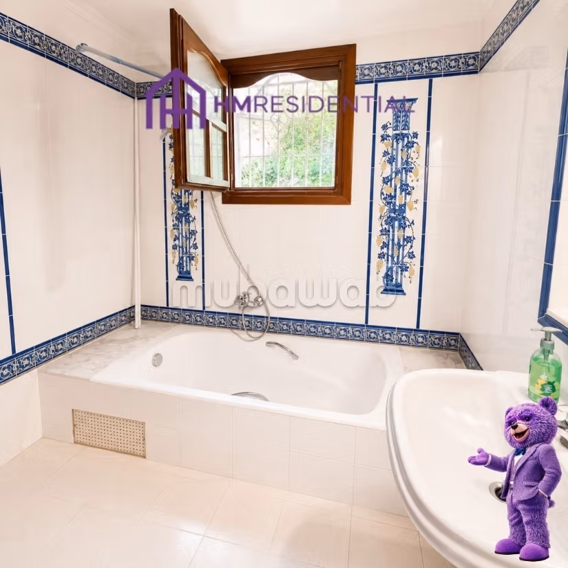 Charming single-storey villa with large garden