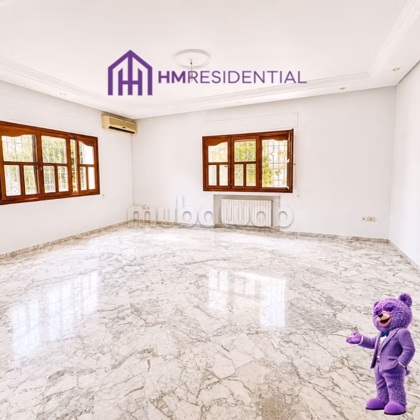 Charming single-storey villa with large garden