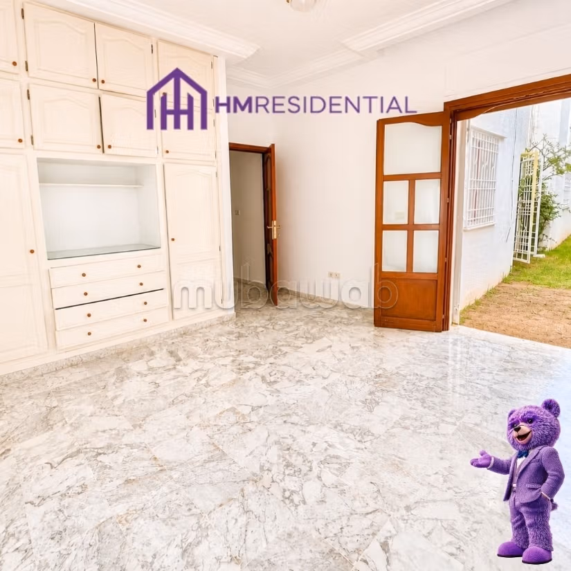 Charming single-storey villa with large garden